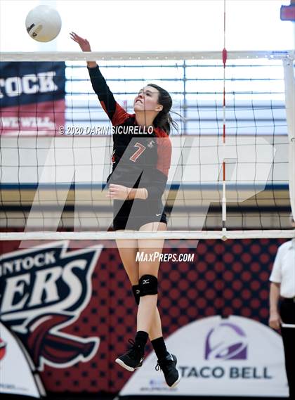 Thumbnail 1 in Chandler Prep vs Trivium Prep (AIA 2A Semifinal) photogallery.