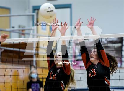 Thumbnail 2 in Chandler Prep vs Trivium Prep (AIA 2A Semifinal) photogallery.