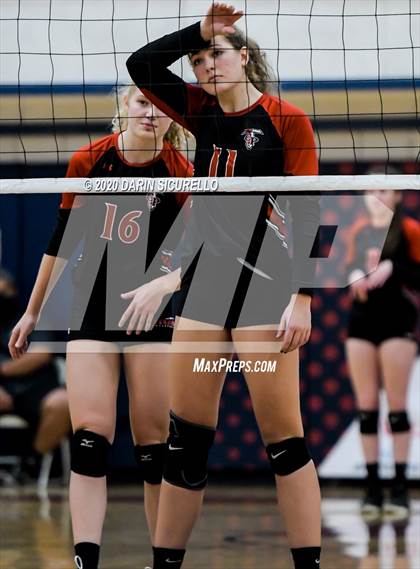 Thumbnail 2 in Chandler Prep vs Trivium Prep (AIA 2A Semifinal) photogallery.