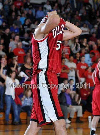 Thumbnail 3 in DuQuoin vs. Harrisburg (IHSA Class 2A Harrisburg Sectional Semifinal) photogallery.
