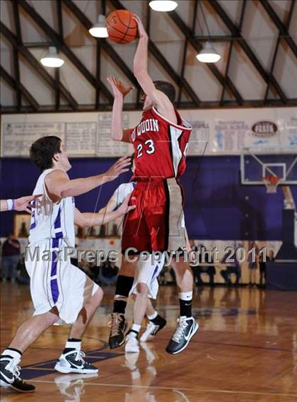 Thumbnail 2 in DuQuoin vs. Harrisburg (IHSA Class 2A Harrisburg Sectional Semifinal) photogallery.