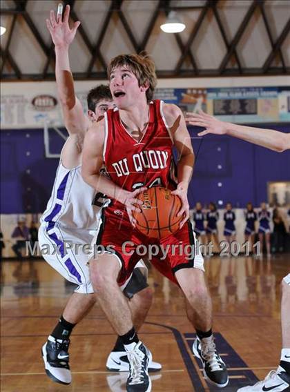 Thumbnail 2 in DuQuoin vs. Harrisburg (IHSA Class 2A Harrisburg Sectional Semifinal) photogallery.