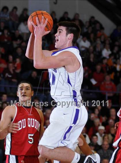 Thumbnail 2 in DuQuoin vs. Harrisburg (IHSA Class 2A Harrisburg Sectional Semifinal) photogallery.