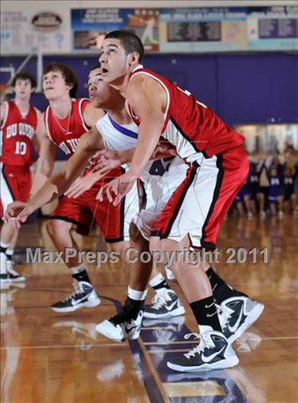 Thumbnail 2 in DuQuoin vs. Harrisburg (IHSA Class 2A Harrisburg Sectional Semifinal) photogallery.