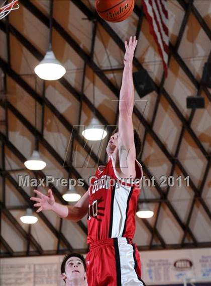 Thumbnail 2 in DuQuoin vs. Harrisburg (IHSA Class 2A Harrisburg Sectional Semifinal) photogallery.