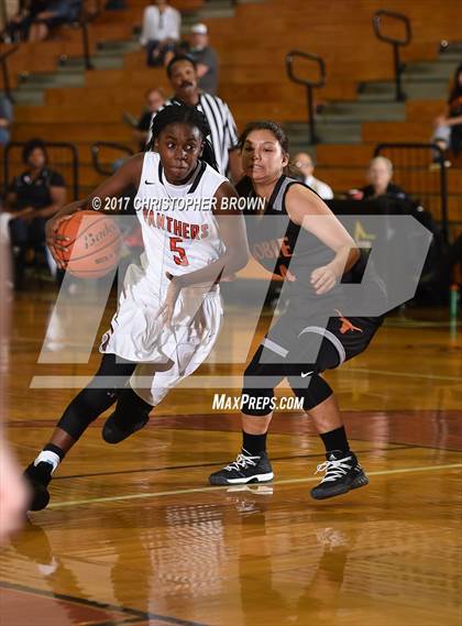 Thumbnail 3 in St. Pius X vs Dobie (McDonald's Texas Invitational) photogallery.