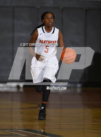 Thumbnail 1 in St. Pius X vs Dobie (McDonald's Texas Invitational) photogallery.