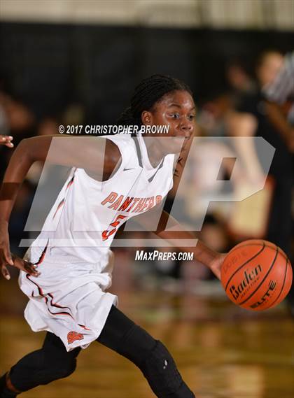 Thumbnail 2 in St. Pius X vs Dobie (McDonald's Texas Invitational) photogallery.