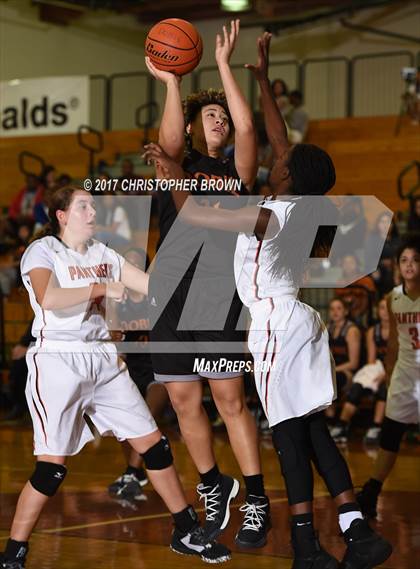 Thumbnail 3 in St. Pius X vs Dobie (McDonald's Texas Invitational) photogallery.