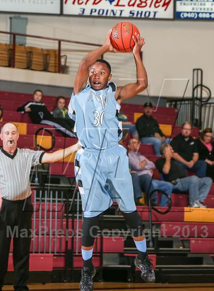 Thumbnail 3 in Bellevue vs. New Way Christian Academy (Fantasy of Lights Tournament) photogallery.