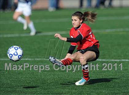 Thumbnail 3 in Hoosick Falls vs. Tully (NYSPHSAA Class C Semifinal) photogallery.