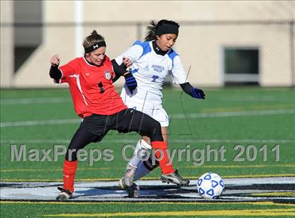 Thumbnail 1 in Hoosick Falls vs. Tully (NYSPHSAA Class C Semifinal) photogallery.