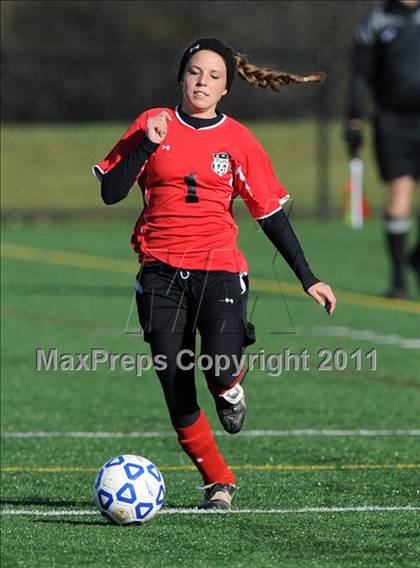 Thumbnail 3 in Hoosick Falls vs. Tully (NYSPHSAA Class C Semifinal) photogallery.