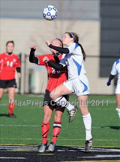 Thumbnail 1 in Hoosick Falls vs. Tully (NYSPHSAA Class C Semifinal) photogallery.
