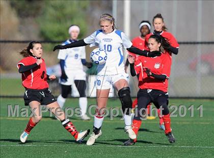 Thumbnail 3 in Hoosick Falls vs. Tully (NYSPHSAA Class C Semifinal) photogallery.