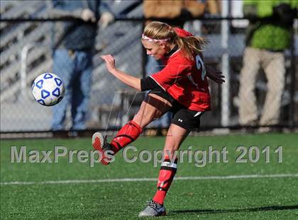 Thumbnail 2 in Hoosick Falls vs. Tully (NYSPHSAA Class C Semifinal) photogallery.