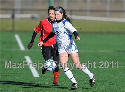Thumbnail 2 in Hoosick Falls vs. Tully (NYSPHSAA Class C Semifinal) photogallery.
