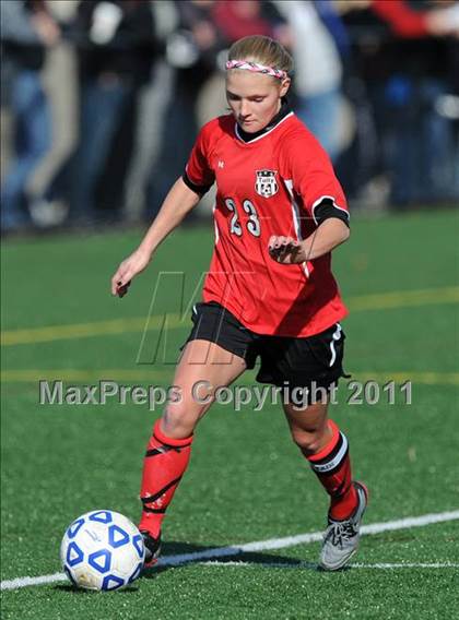 Thumbnail 1 in Hoosick Falls vs. Tully (NYSPHSAA Class C Semifinal) photogallery.