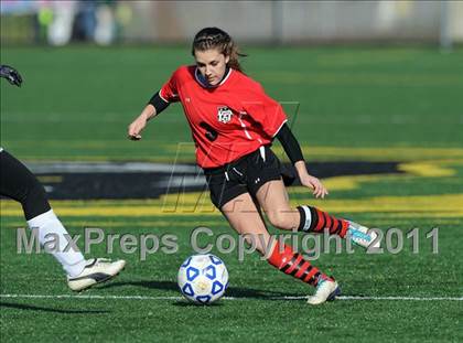 Thumbnail 1 in Hoosick Falls vs. Tully (NYSPHSAA Class C Semifinal) photogallery.