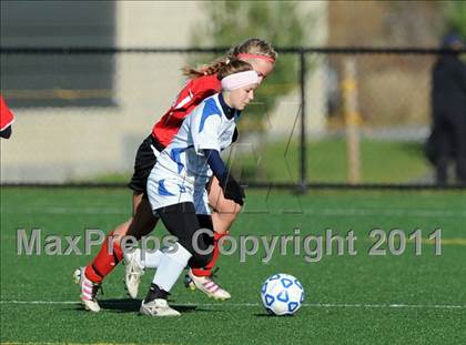 Thumbnail 2 in Hoosick Falls vs. Tully (NYSPHSAA Class C Semifinal) photogallery.