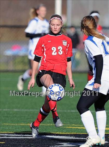 Thumbnail 1 in Hoosick Falls vs. Tully (NYSPHSAA Class C Semifinal) photogallery.