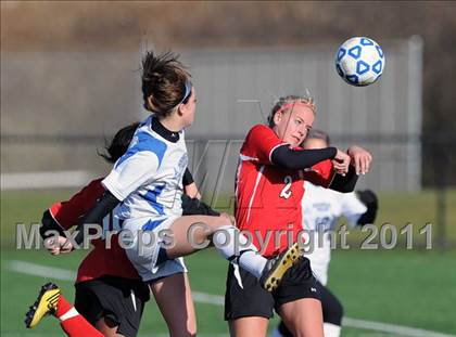 Thumbnail 1 in Hoosick Falls vs. Tully (NYSPHSAA Class C Semifinal) photogallery.