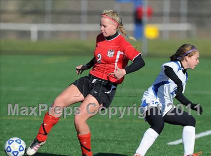 Thumbnail 2 in Hoosick Falls vs. Tully (NYSPHSAA Class C Semifinal) photogallery.