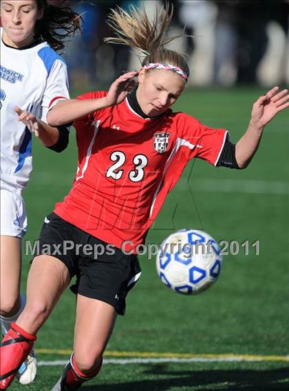 Thumbnail 1 in Hoosick Falls vs. Tully (NYSPHSAA Class C Semifinal) photogallery.