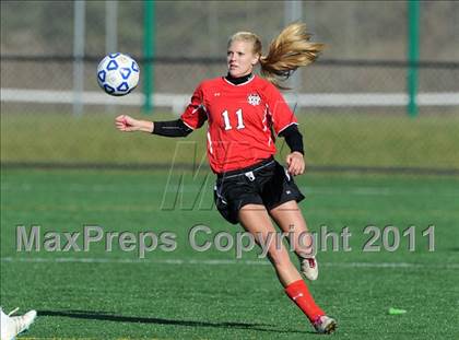 Thumbnail 2 in Hoosick Falls vs. Tully (NYSPHSAA Class C Semifinal) photogallery.
