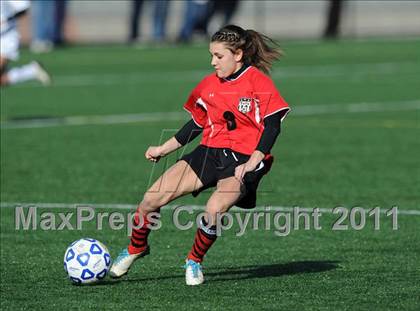 Thumbnail 2 in Hoosick Falls vs. Tully (NYSPHSAA Class C Semifinal) photogallery.