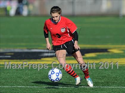 Thumbnail 3 in Hoosick Falls vs. Tully (NYSPHSAA Class C Semifinal) photogallery.