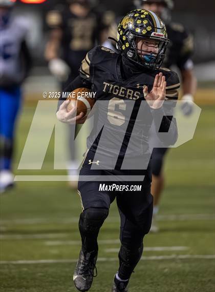 Thumbnail 2 in Worth County/Northeast Nodaway vs. Rock Port (MSHSAA 8-Man Final) photogallery.