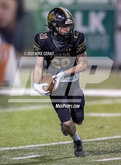 Thumbnail 3 in Worth County/Northeast Nodaway vs. Rock Port (MSHSAA 8-Man Final) photogallery.