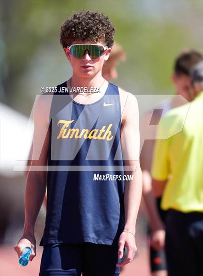 Thumbnail 2 in CHSAA Final 4A ( 4x800 Relay) photogallery.