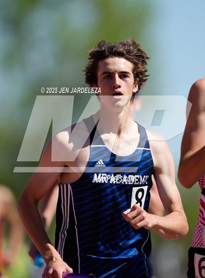 Thumbnail 3 in CHSAA Final 4A ( 4x800 Relay) photogallery.