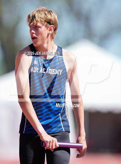 Thumbnail 1 in CHSAA Final 4A ( 4x800 Relay) photogallery.