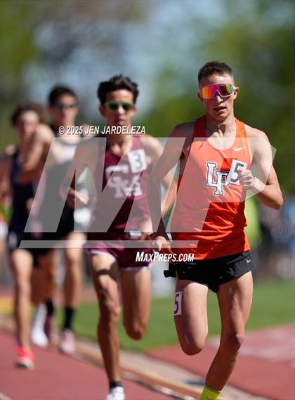 Thumbnail 2 in CHSAA Final 4A ( 4x800 Relay) photogallery.