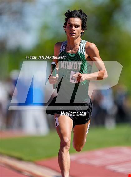 Thumbnail 1 in CHSAA Final 4A ( 4x800 Relay) photogallery.