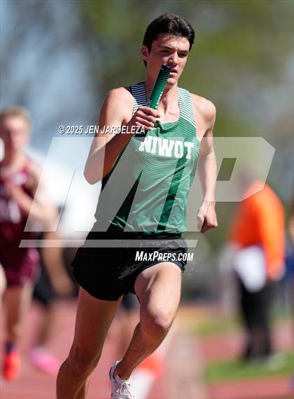 Thumbnail 2 in CHSAA Final 4A ( 4x800 Relay) photogallery.