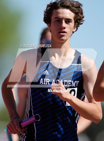 Thumbnail 2 in CHSAA Final 4A ( 4x800 Relay) photogallery.
