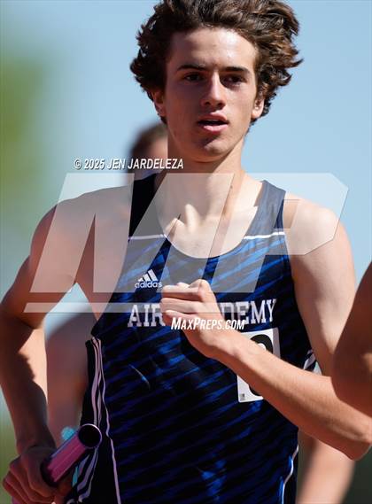 Thumbnail 1 in CHSAA Final 4A ( 4x800 Relay) photogallery.