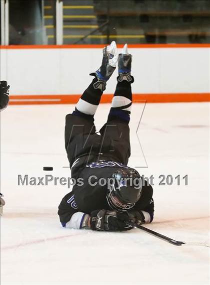 Thumbnail 3 in Webster Thomas vs. Brockport (Section 5 Division II Final) photogallery.