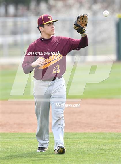 Thumbnail 2 in Howe vs Collinsville (Lindsay Tournament) photogallery.