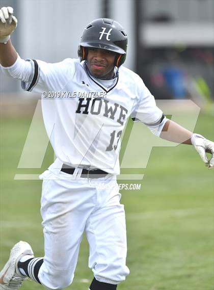 Thumbnail 1 in Howe vs Collinsville (Lindsay Tournament) photogallery.
