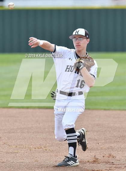 Thumbnail 3 in Howe vs Collinsville (Lindsay Tournament) photogallery.