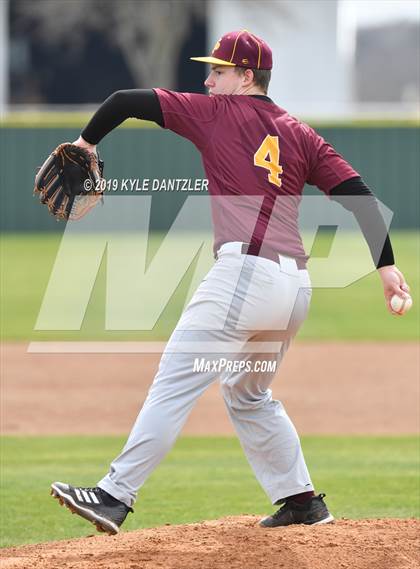 Thumbnail 3 in Howe vs Collinsville (Lindsay Tournament) photogallery.