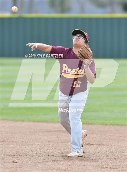 Thumbnail 1 in Howe vs Collinsville (Lindsay Tournament) photogallery.