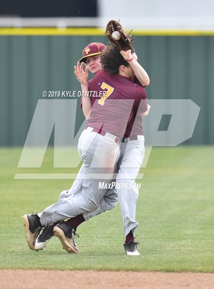 Thumbnail 3 in Howe vs Collinsville (Lindsay Tournament) photogallery.