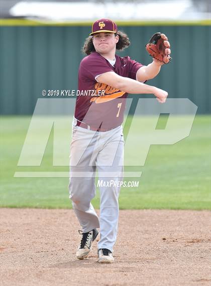 Thumbnail 3 in Howe vs Collinsville (Lindsay Tournament) photogallery.