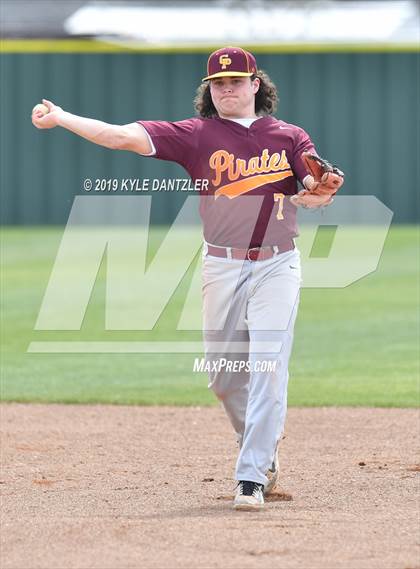 Thumbnail 2 in Howe vs Collinsville (Lindsay Tournament) photogallery.